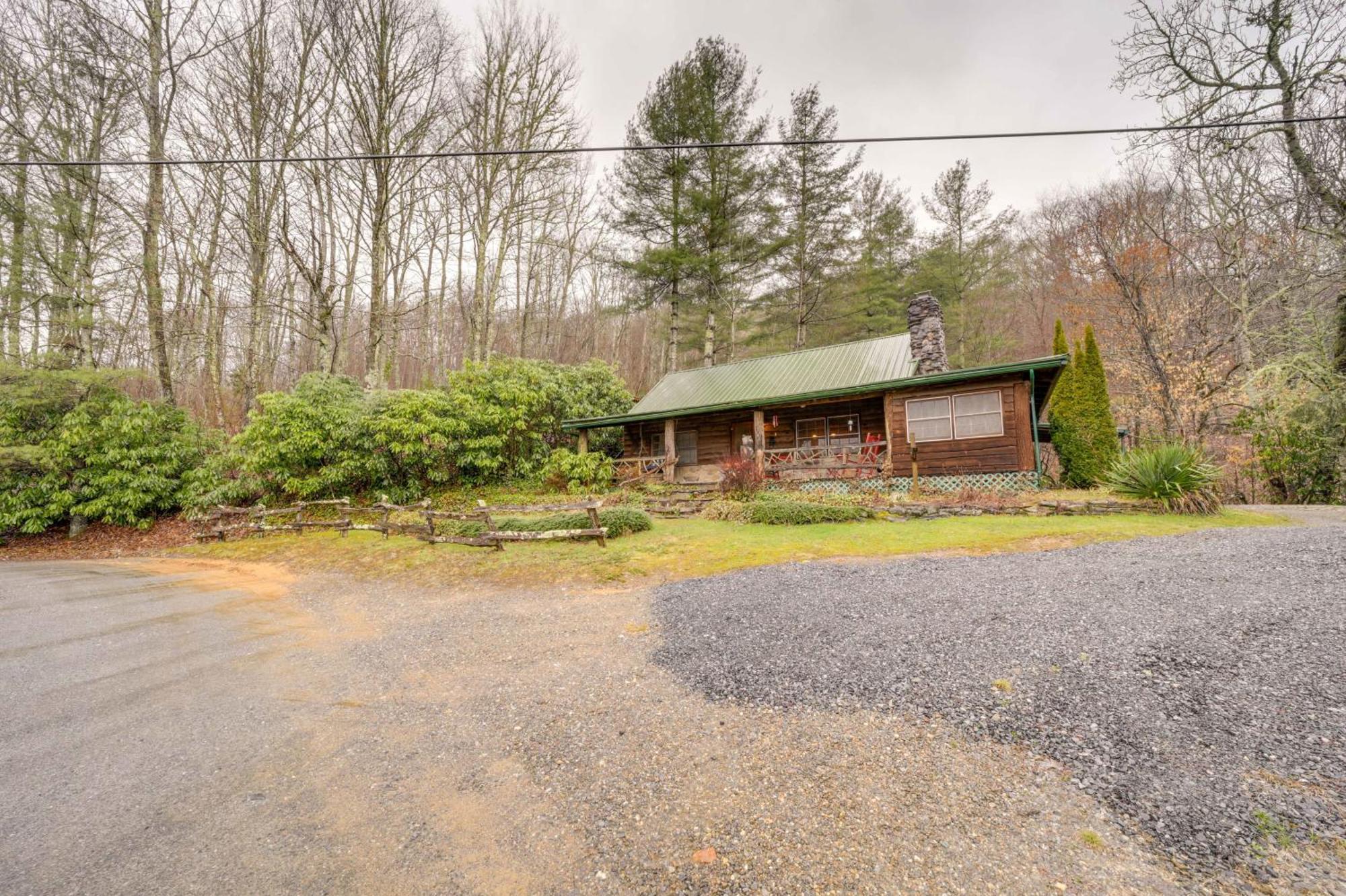 Rustic Maggie Valley Cabin With Mountain Views! Exteriör bild