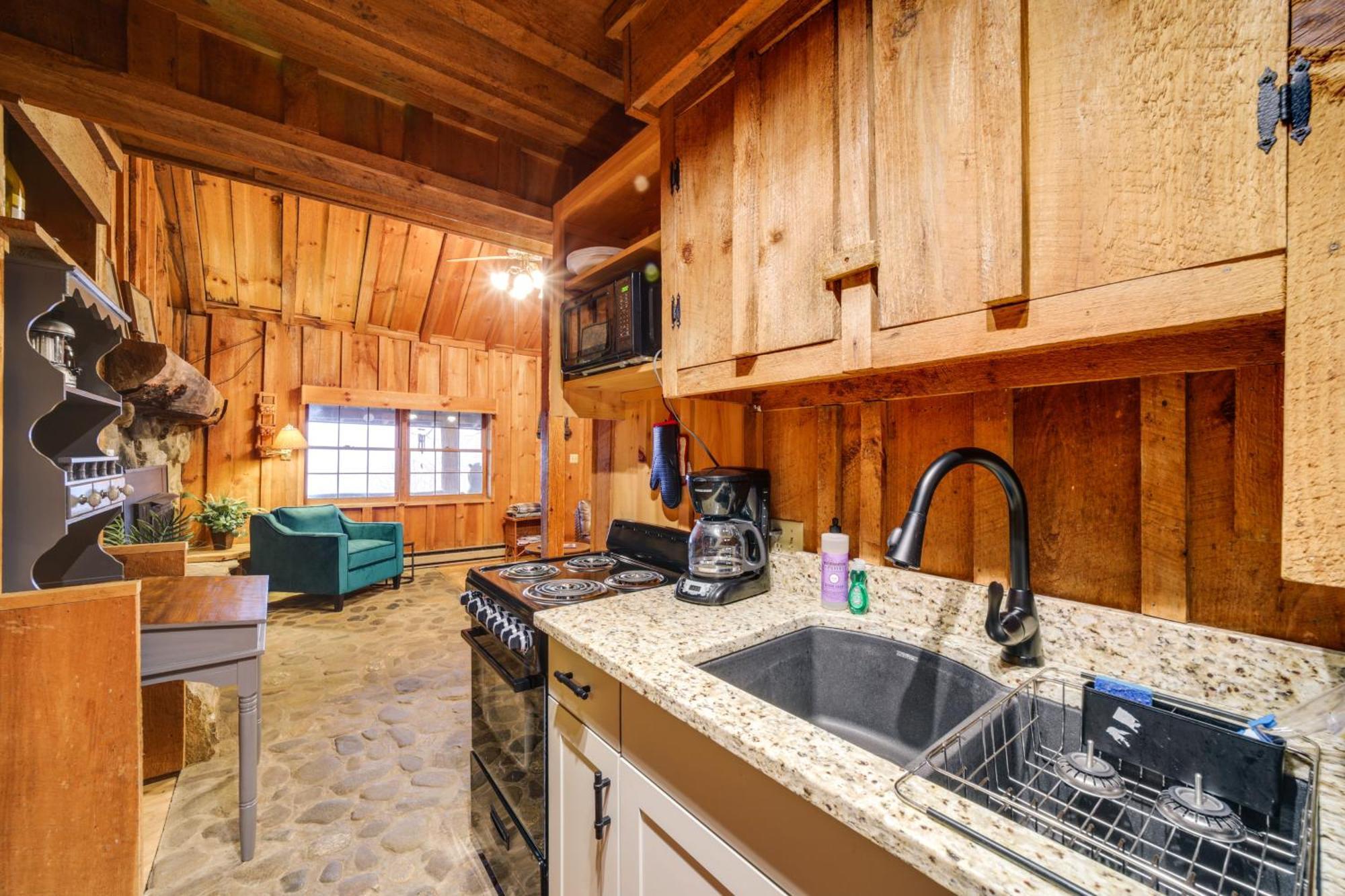 Rustic Maggie Valley Cabin With Mountain Views! Exteriör bild